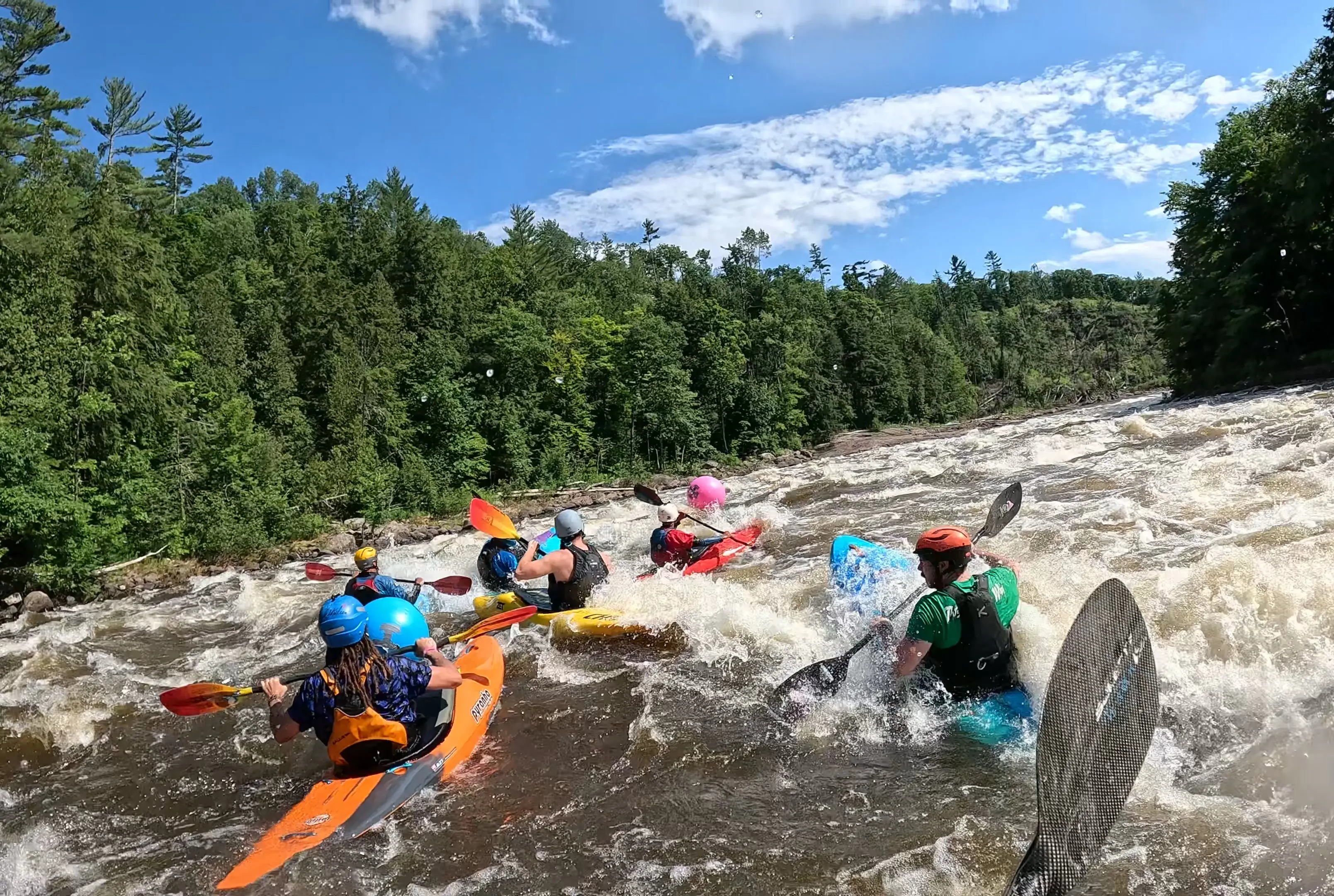 Descentes en kayak sur la rivière Rouge