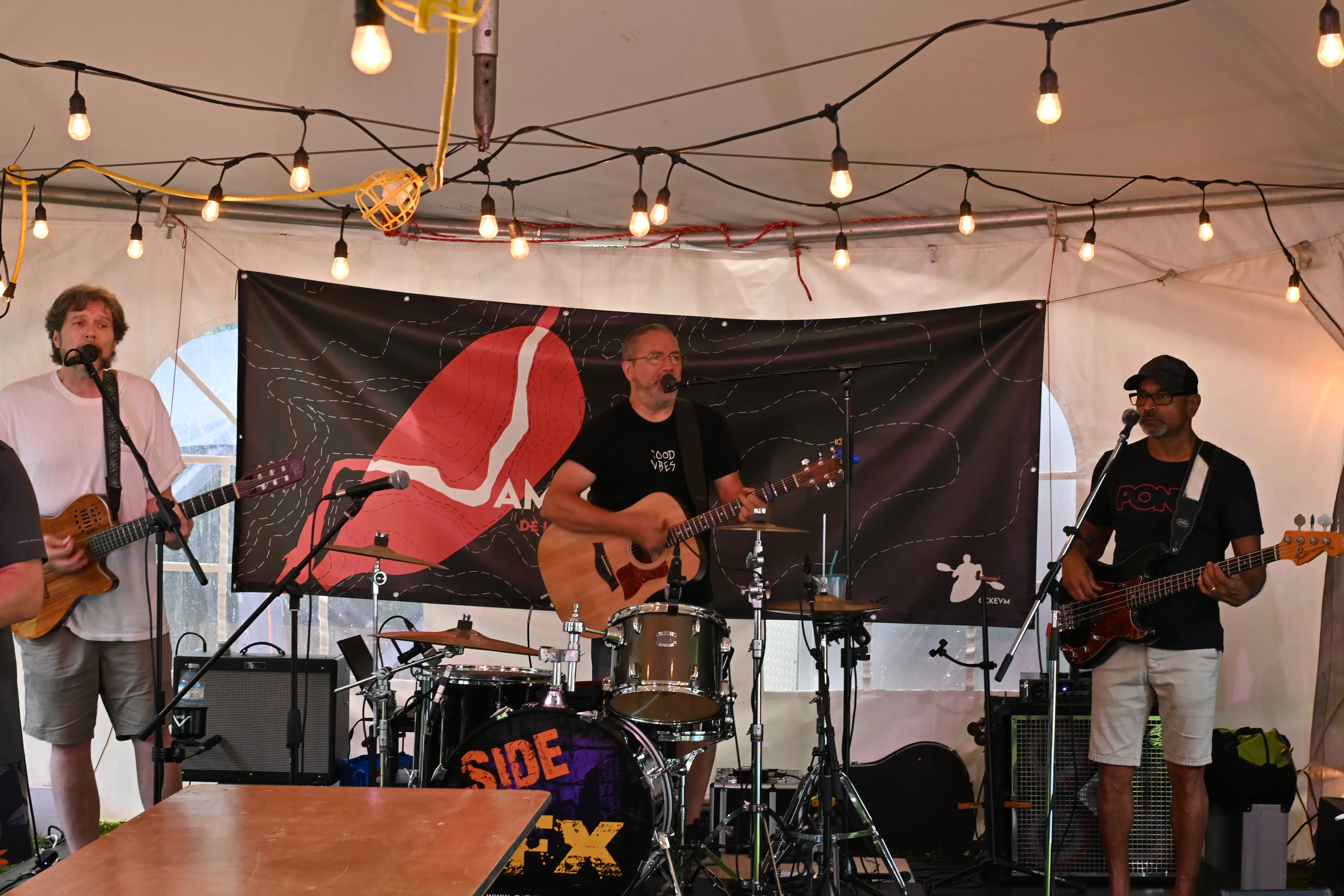 Musique live sous le chapiteau
